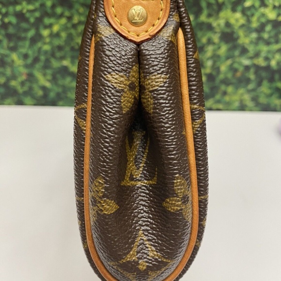 β€οΈβπ©ΉSOLDβ€οΈβπ©Ή Louis Vuitton Eva Monogram Chain Clutch Purse Crossbody (AA3102) - Picture 8 of 16